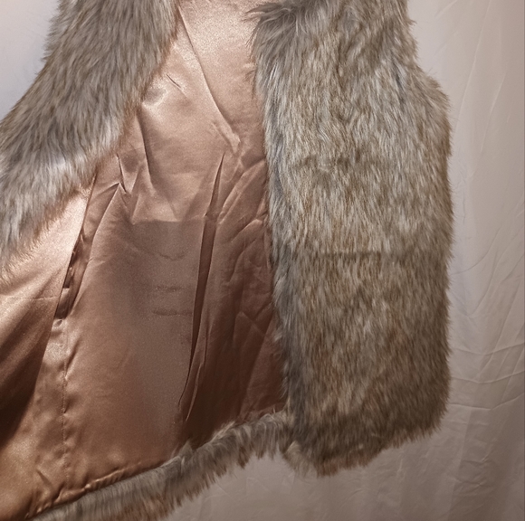 Rachel Zoe Faux Fur Vest size M - Picture 16 of 16